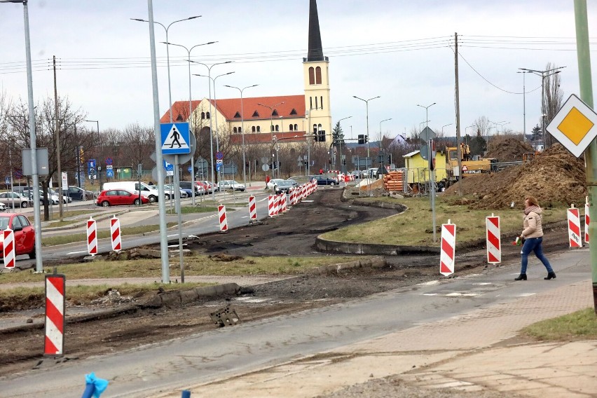 Trwa przebudowa ulicy Sikorskiego w Legnicy, zobaczcie aktualne zdjęcia