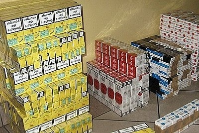 Lewe papierosy, tytoń i spirytus w mieszkaniu w Zawierciu