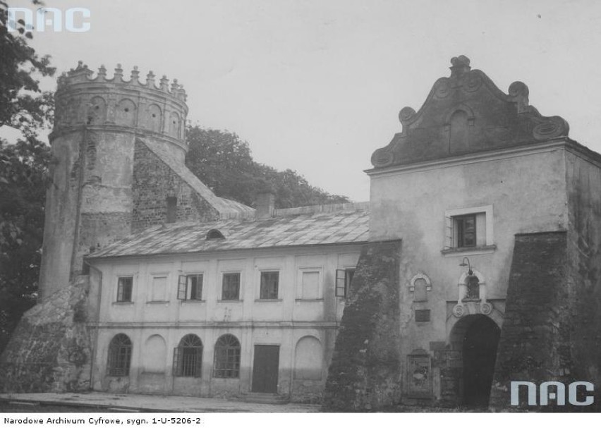 Widok baszty i bramy wjazdowej zamku w Przemyślu (1918 –...