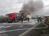 Pożar ciężarówki na A4. Samochód przewoził kosmetyki, utrudnienia na opolskim odcinku autostrady