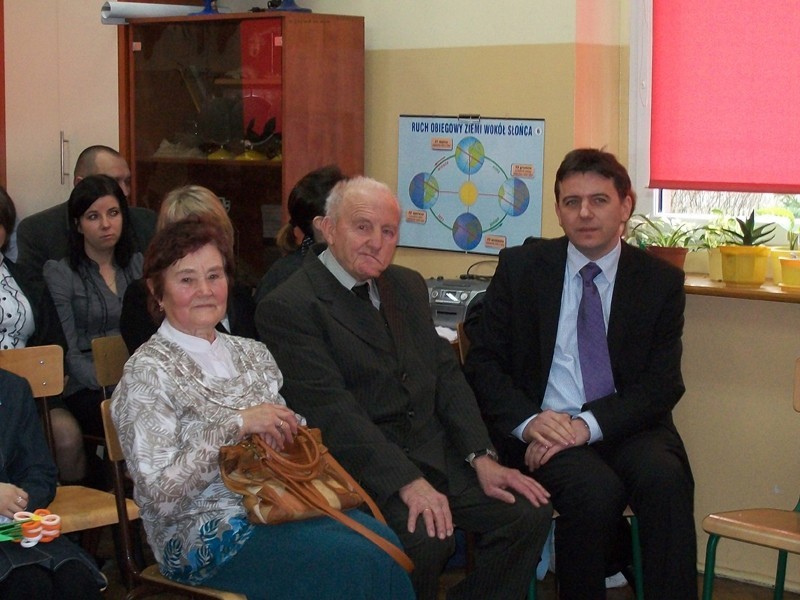 8.02.2011. Od lewej: Rozalia Puchalska, jej mąż Franciszek...