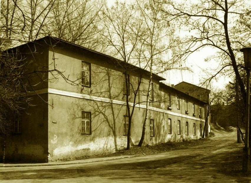 Budynek po-koszarowy przy ulicy Zamkowej