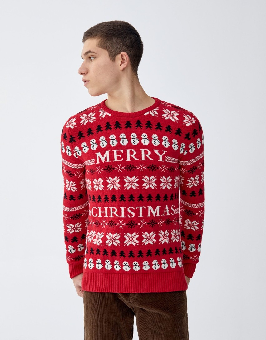Nowy model swetra świątecznego w Pull & Bear kosztuje...