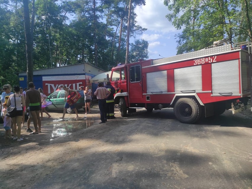 Kobieta z raną ciętą nad jeziorem Skrzyneckim w gminie...