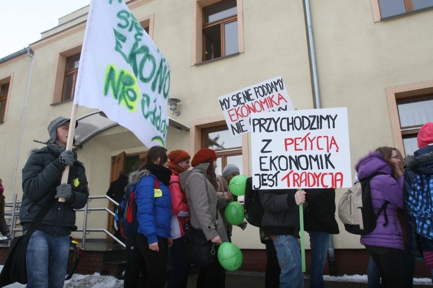 Racibórz: Radni nie zdecydowali o przyszłości ekonomika [ZDJĘCIA i WIDEO]