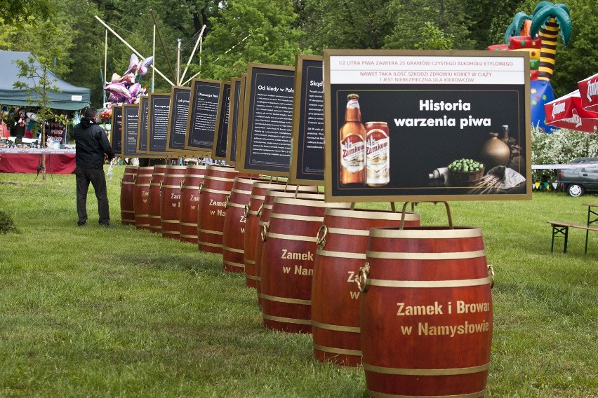 W Leśnicy leją piwo. Nikomu nie żałują (ZDJĘCIA)