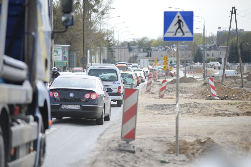 Poznań: Remonty dróg w okolicach stadionu paraliżują przejazd (ZOBACZ FILM i ZDJĘCIA)