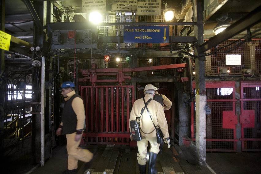Katowice: Przyszli górnicy ćwiczyli w podziemiach kopalni Wujek [ZDJĘCIA]