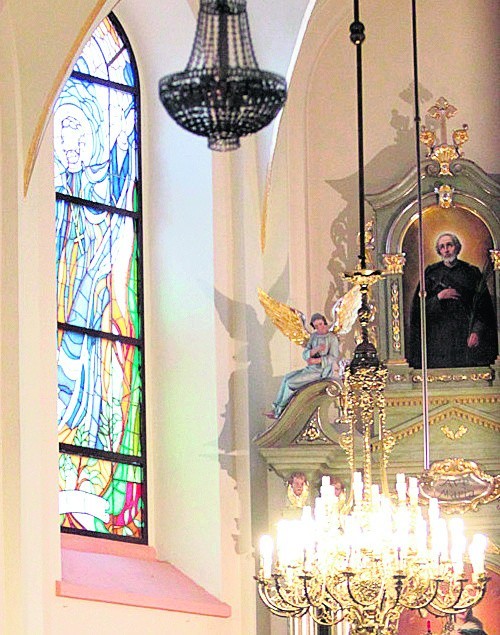 Kościół w Pankach zdobią witraże warte ponad 100 tys. zł