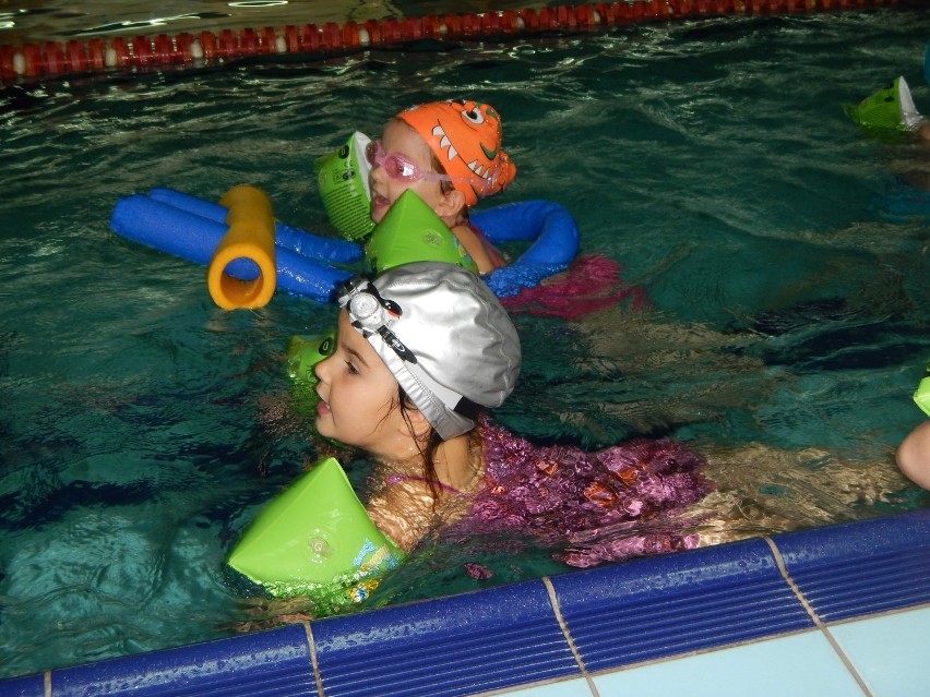 Rozpoczynają się nowe kursy nauki pływania w MAL WOPR [ZDJĘCIA]