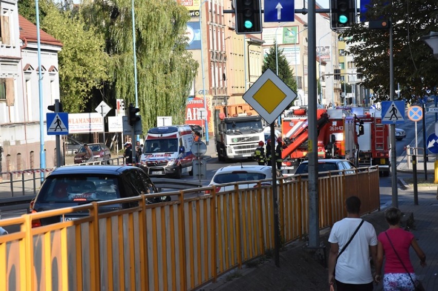 Potrącenie motocyklisty na ulicy II Armii Wojska Polskiego w Legnicy [ZDJĘCIA]