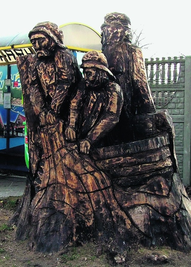 Rzeźba wykonana przez Romana Kwiatkowskiego w Helu