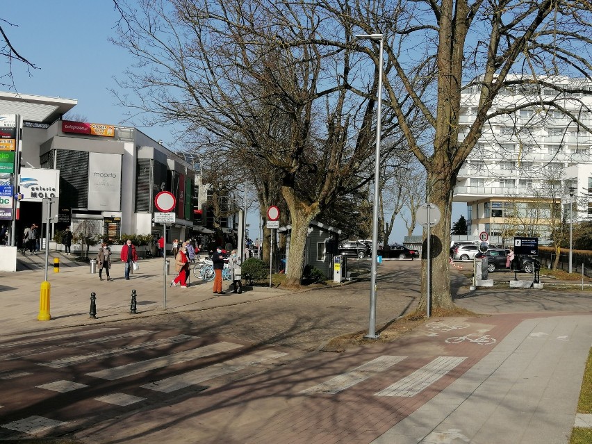 Plażowanie, zamki z piasku i łapanie promieni słonecznych, czyli  zaskakujący luty w Kołobrzegu  