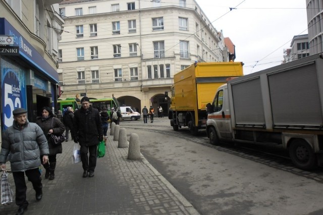 Załoga MPK usunęła wykolejony tramwaj i przywrócono ruch na torach