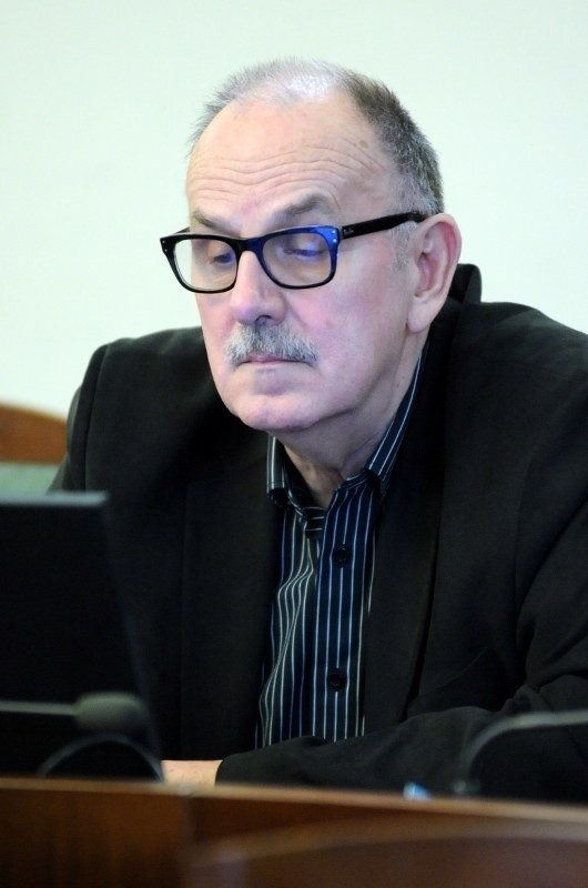 Juliusz Kubel (PO) - wyślij sms o treści RADNY.17.TAK lub RADNY.17.NIE na numer 72355 (koszt 2.46 zł z VAT)