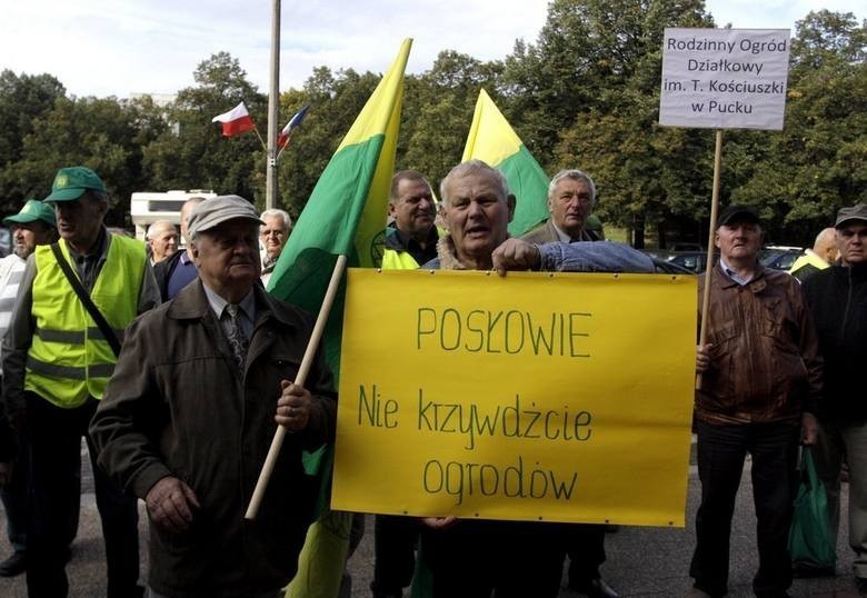 Podobne demonstracje odbyły się też w innych polskich...