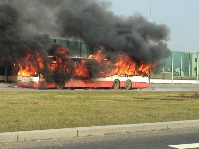 Pożar autobusu na kartuskiej w Gdańsku