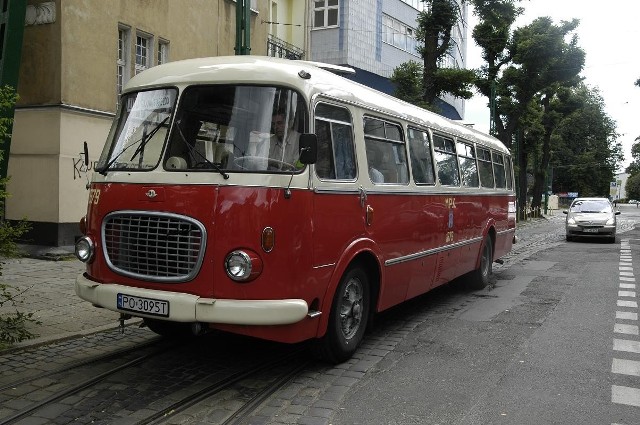 W rolę walentynkowego autobusu wcieli się czerwony jak serce "ogórek"