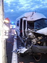 Wypadek na A4. Tragedia na drodze. Zderzenie z busem. Jedna osoba nie żyje