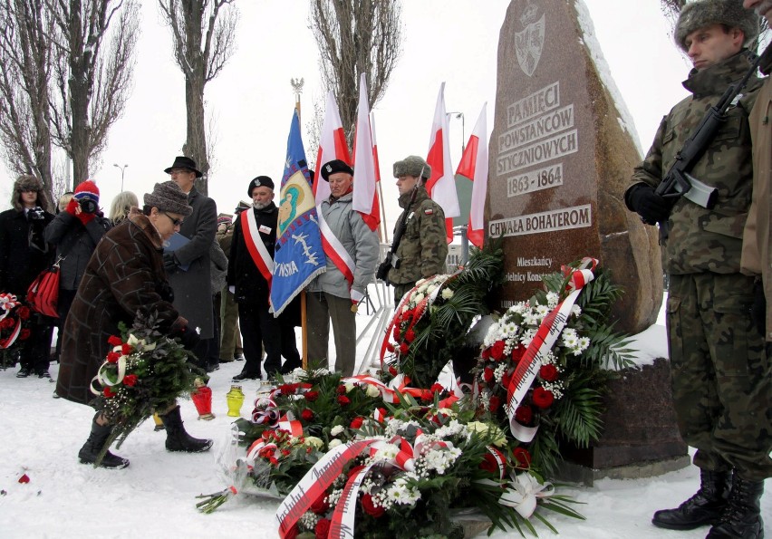 Odsłonięto pomnik powstańców styczniowych na Konstantynowie (ZDJĘCIA)