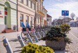 Miejskie rowery powróciły do Płocka. To już czwarty sezon z charakterystycznymi jednośladami