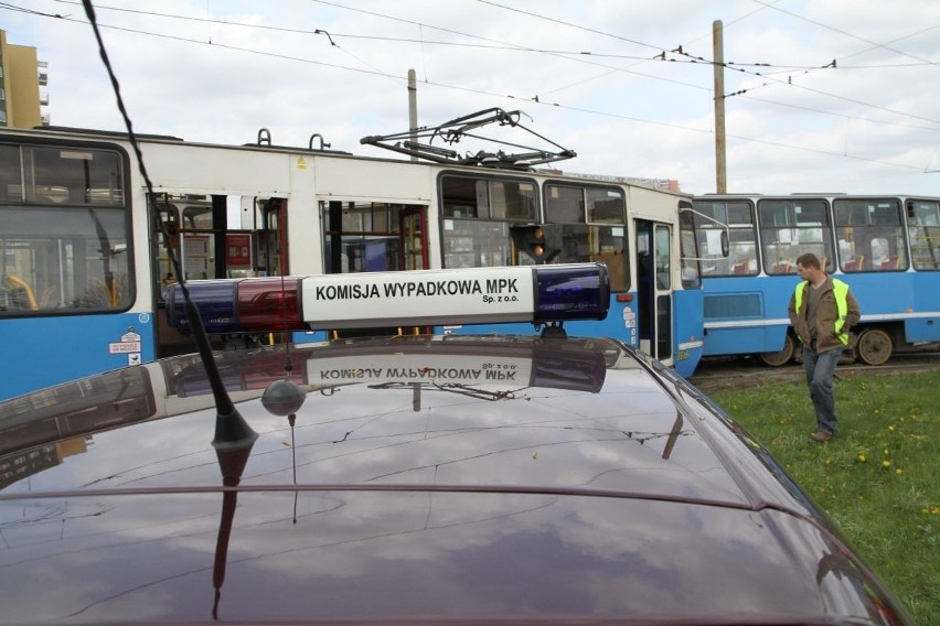 Wrocław: Zderzenie tramwajów na Żmigrodzkiej (ZDJĘCIA)