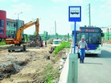 Wysiadają z autobusu prosto na plac budowy [INTERWENCJA]