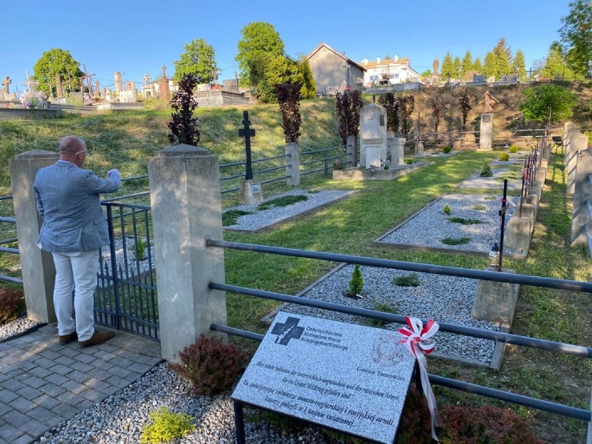 Uporządkowana nekropolia wojenna z I wojny światowej w Tarnowcu