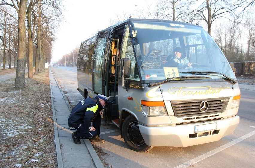 W poniedziałek od rana policja kontrolowała autobusy wożące...