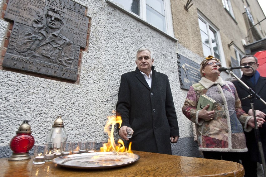 Zapalili kieliszki dla Zbyszka Cybulskiego