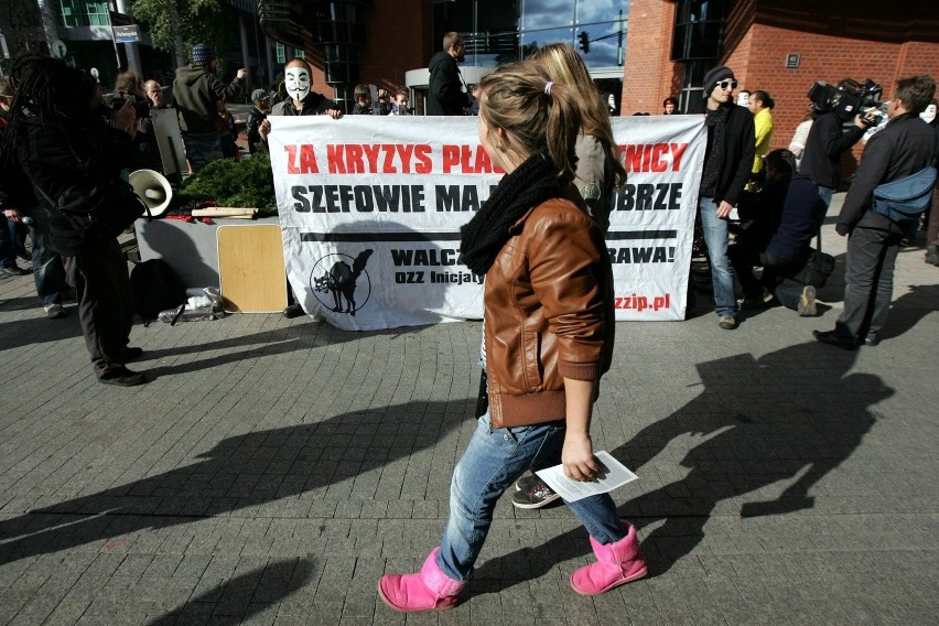 Anarchiści w Marszu Oburzonych pod Starym Browarem w...
