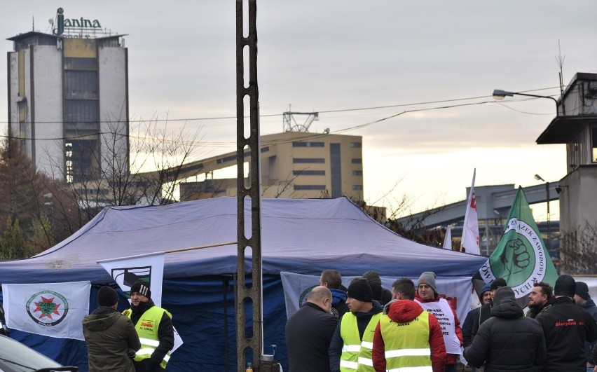 Górnicy z ZG Janina w Libiążu protestują w obawie i niepewną...