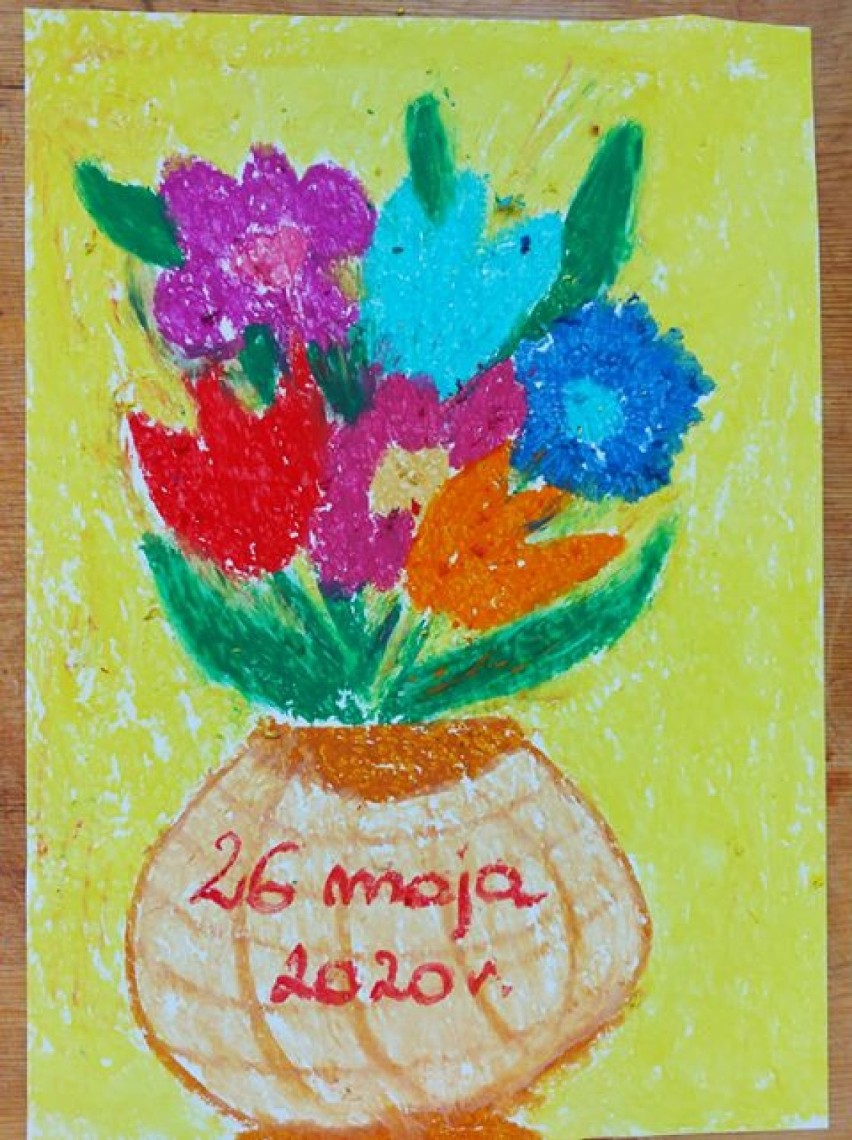 Uczniowie szkoły w Różynach przygotowali dla mam niespodzianki z okazji Dnia Matki |ZDJĘCIA