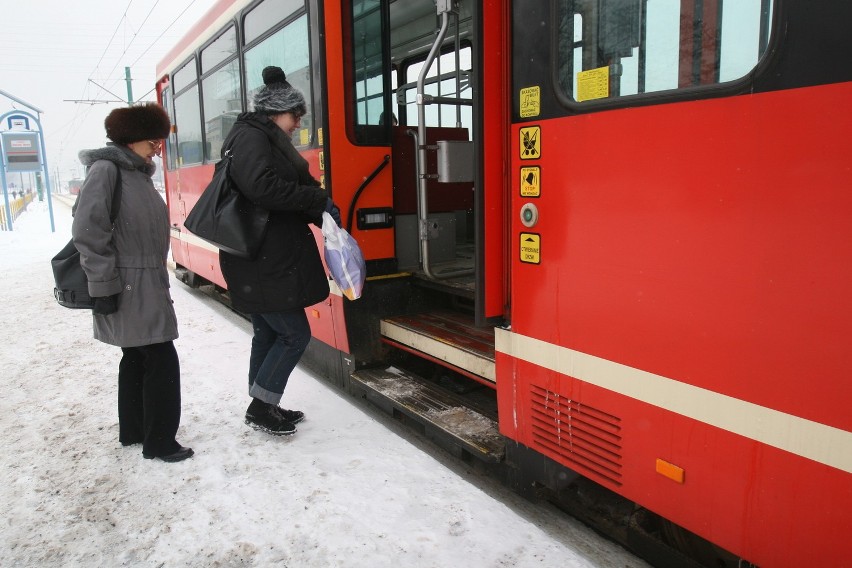 Wsiadanie do tramwaju to czasem zadanie karkołomne