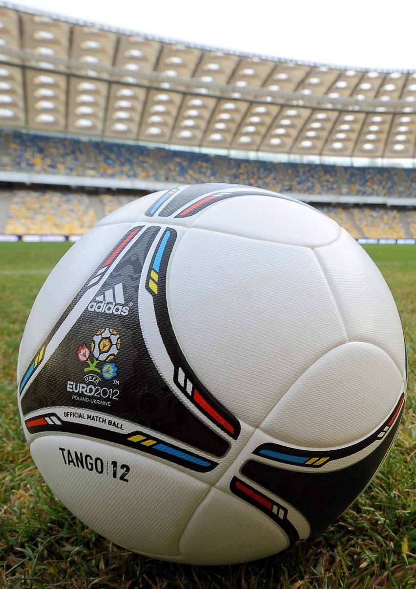 Nowa piłka na Euro 2012. To Adidas Tango 12 [ZDJĘCIA]