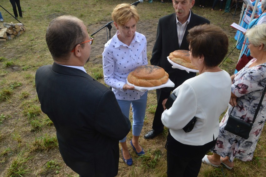 Dożynki gminno-parafialne w Drzonowie z wręczeniem honorywch medali "Zasłużony dla rolnictwa" (FOTO)