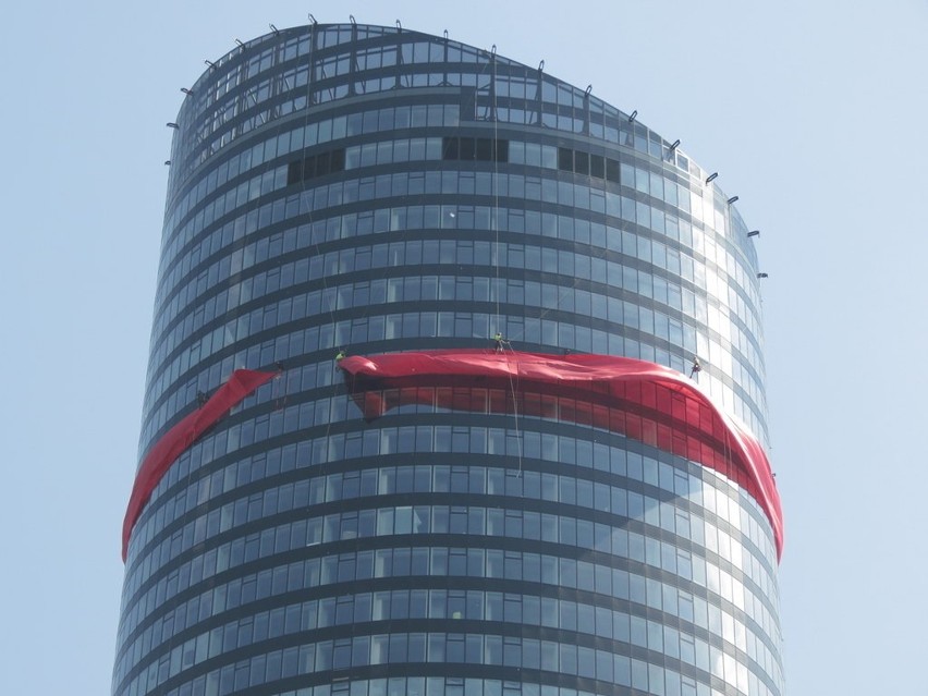 Sky Tower ze wstążką (WASZE ZDJĘCIA)