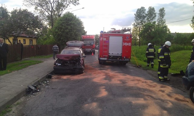 Kolizja dwóch samochodów w Nowym Nakwasinie