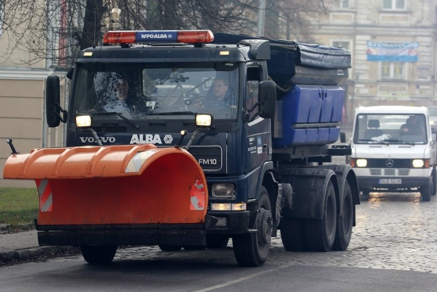 Wrocław: Pługi już wyjechały na ulice miasta. Kiedy spadnie śnieg?