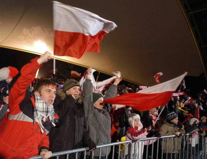 Eksplozja radości w Wiśle po srebrze Małysza ZDJĘCIA