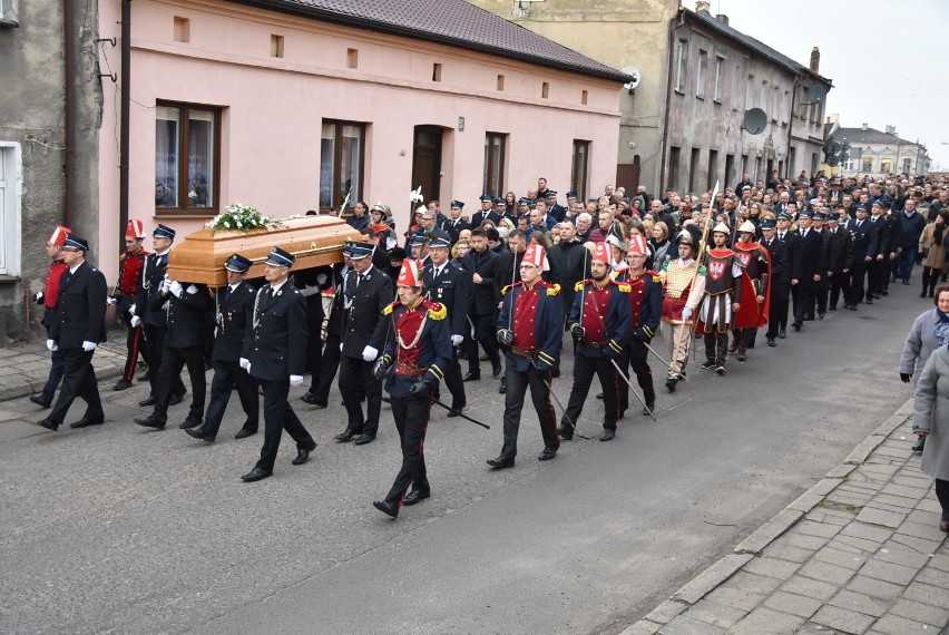 Tłumy pożegnały Justynę Urbaniak - burmistrz Miasta i Gminy Stawiszyn ZDJĘCIA