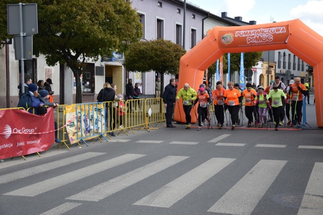 XII Wojewódzki Bieg Pamięci św. Jana Pawła II w Łasku. Kategoria open i nordic walking