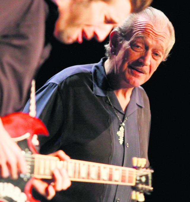 Z lewej Matthew Stubbs, w głębi Charlie Musselwhite