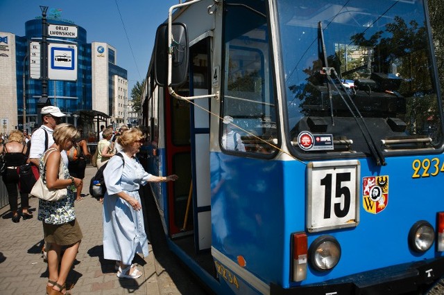 Do czasu usunięcia awarii tramwaje linii 15 i 22 będą jeździły do zajezdni tramwajowej przy ul. Ślężnej