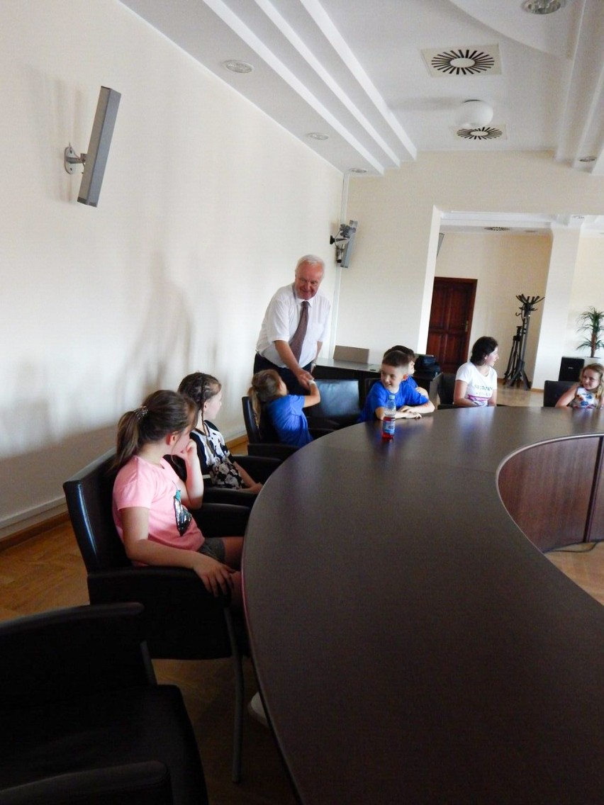 Starosta kwidzyński spotkał się z dziećmi ze świetlicy środowiskowej i przedszkolakami [ZDJĘCIA]
