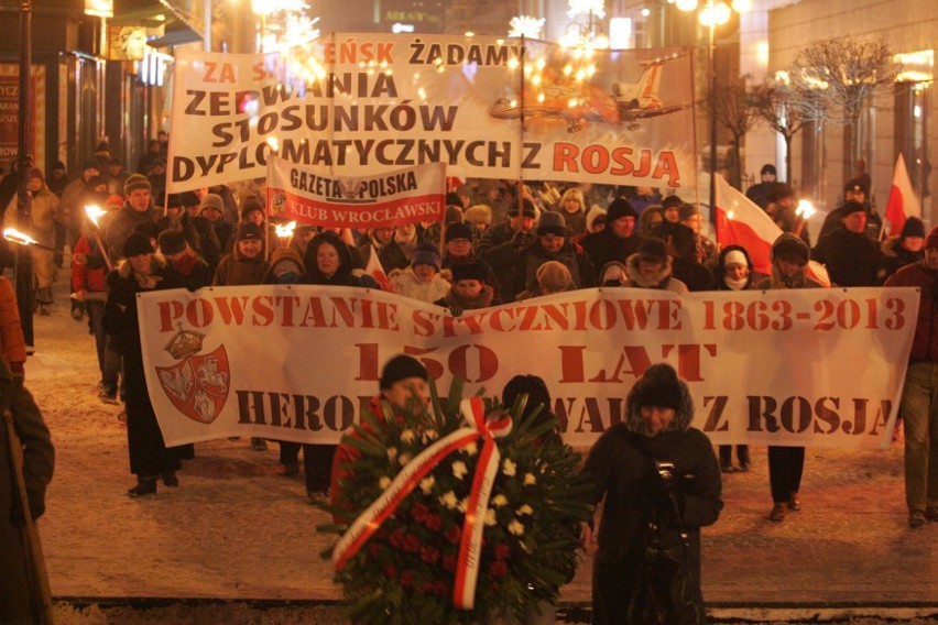 Wrocław: Prawicowy marsz z pochodniami. Chcą nowego powstania (ZDJĘCIA)