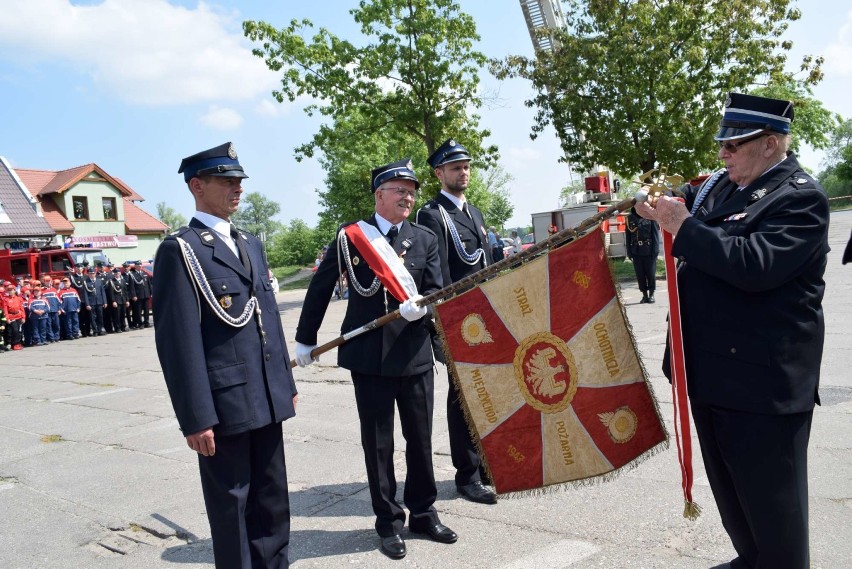 Awanse i wyróżnienia wręczone podczas Powiatowych Obchodów...