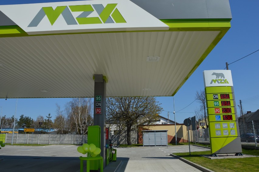 Otwarcie stacji paliw przy MZK na ul. Warszawskiej w Tomaszowie. Po ile paliwo? [ZDJĘCIA, FILM]