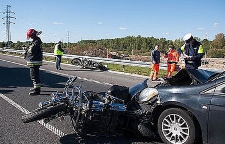 Tragiczny wypadek na A1 w Bytomiu. Zginęło dwóch motocyklistów [ZDJĘCIA i WIDEO]