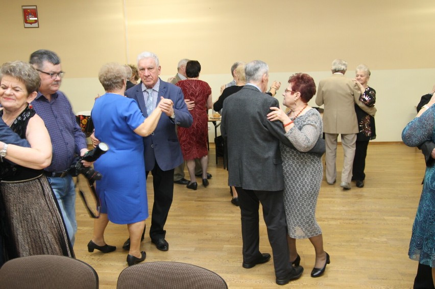 Podczas imprezy bawiło się ok. 60 seniorów z Kobylina